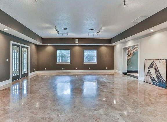 5th image of 6112 Cyril Dr