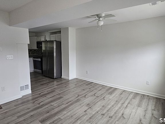 3rd image of 14 Church St #14