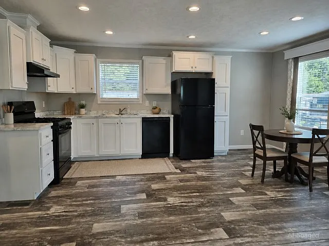 3 bed, 2.0 bath, 1056 sqft, $2,000 — Photo 2