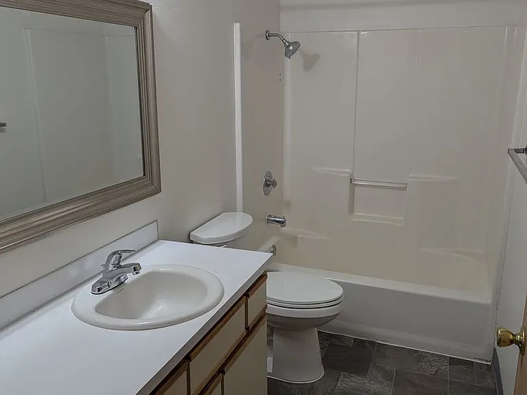Silverwood Apartments — Photo 132
