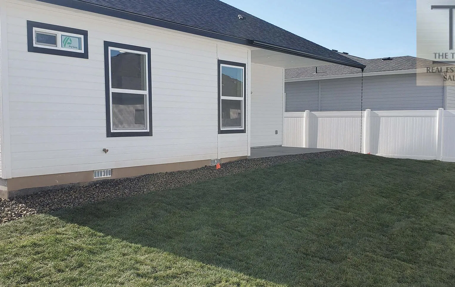 3 bed, 1351 sqft, $2,100 — Photo 3