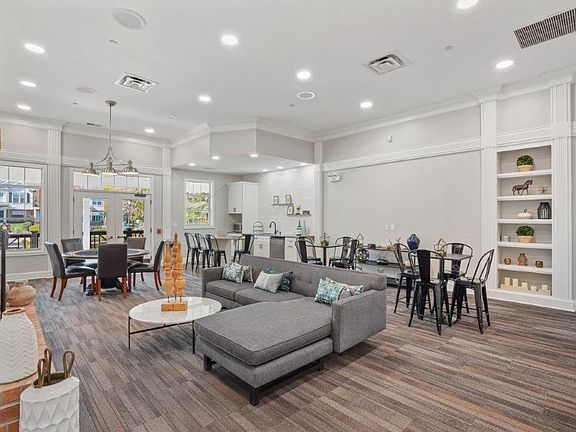 3rd image of 50 Canterfield Pkwy W #444141660