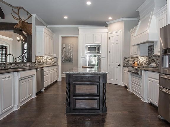 4th image of 8416 Ashbriar Ln