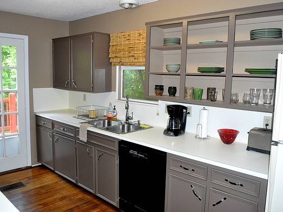 4th image of 3613 Pebble Creek St