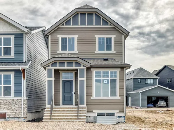 36 W Mercado Rd SE, Calgary, AB T3M 3Y4