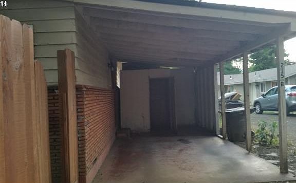 2nd image of 215 NW Forest St