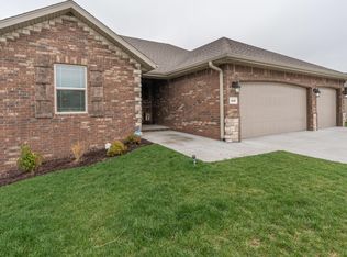 1648 N Eagle Valley Ln, Nixa, MO 65714