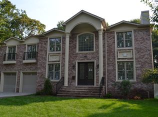 128 Birchwood Rd, Paramus, NJ 07652