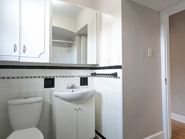 18 Spruce St #1/2 — Photo 13