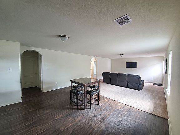 2nd image of 5013 Sycamore Ln