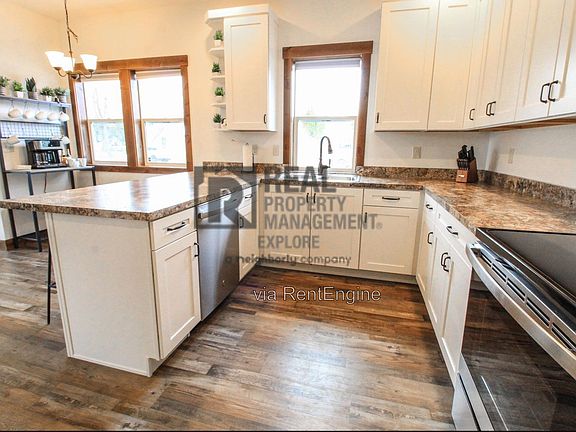 2nd image of 1029 4th Ave W