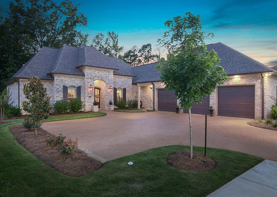 1st image of 609 Sweetgum Ln