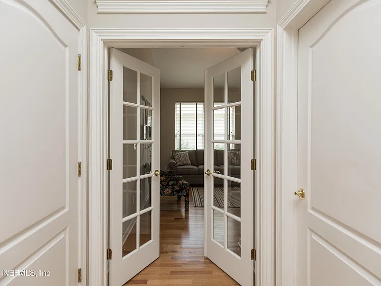 212 Island Green Dr — Photo 22