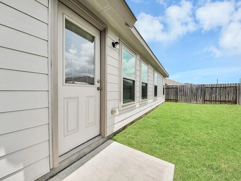 4231 Tulip Oak Dr — Photo 40