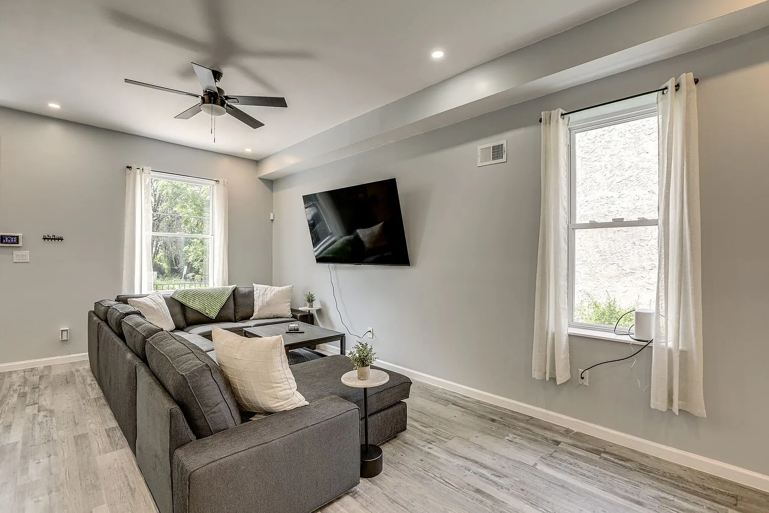 4 bed, 3.0 bath, 3196 sqft, $3,612 — Photo 2