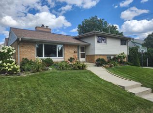 646 Robertson St, Wauwatosa, WI 53213
