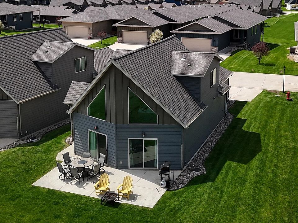 1st image of 290 240th Ave #265