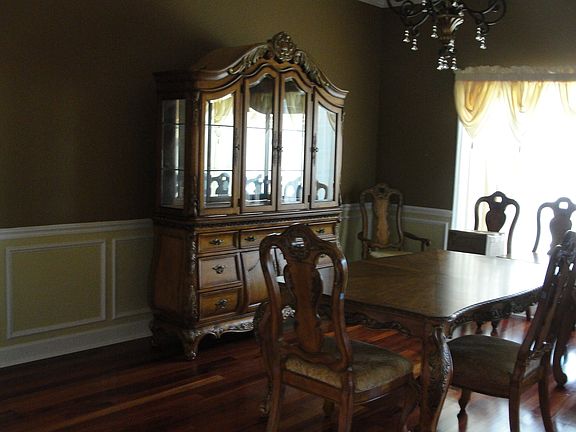 Entertaining dining room