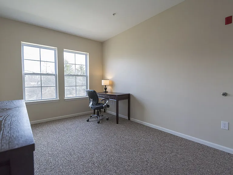 East Bay I Apartments — Photo 12