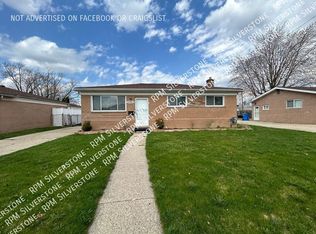 2923 Arden Dr, Warren, MI 48092