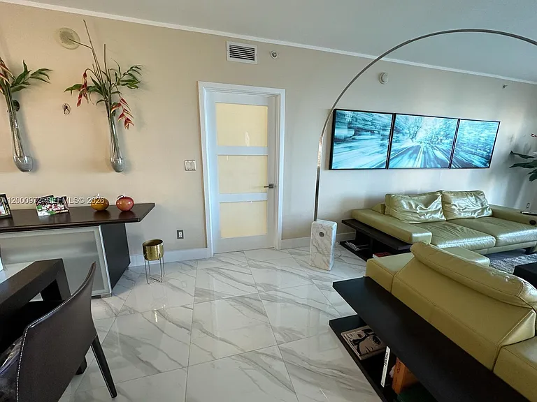 325 Biscayne Blvd #2523 — Photo 47