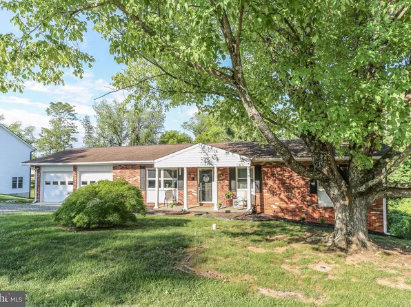 573 Melchers Dr, Fredericksburg, VA 22405