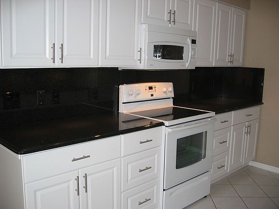 4th image of 2124 SW 47th Ter