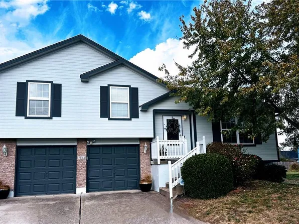 704 SW Foxtail Ct, Grain Valley, MO 64029