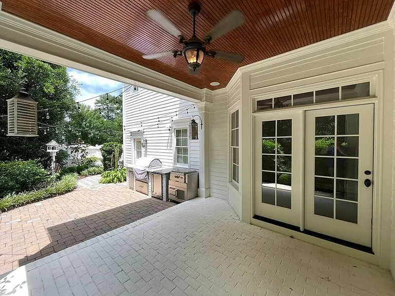 535 Guilford Cir — Photo 48