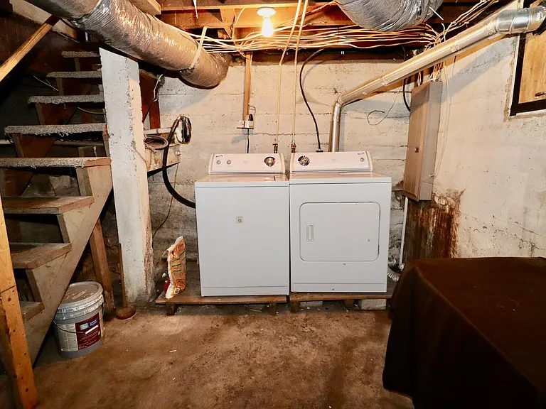 334 Clark Ave — Photo 18