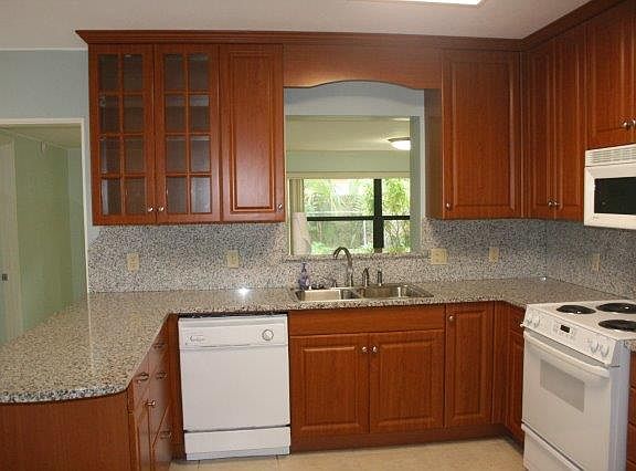 3rd image of 3212 Coachman Ave