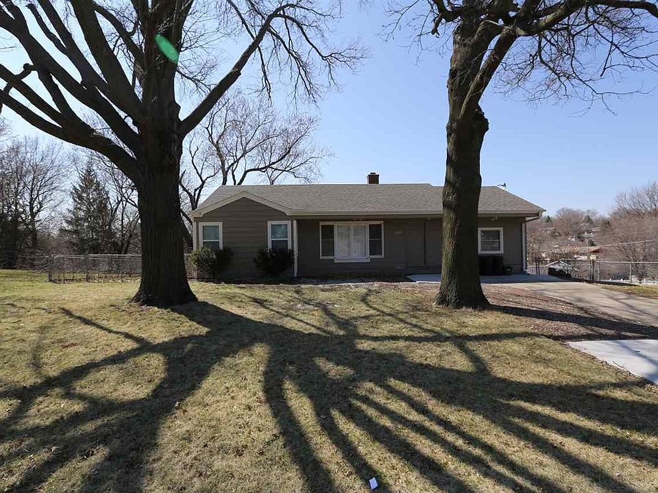 1st image of 4624 N 52nd St