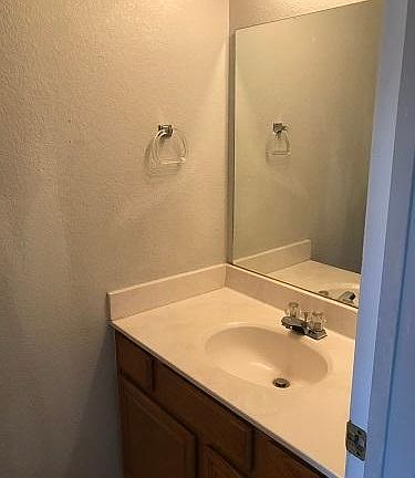 5th image of 1506 Windward Dr APT B