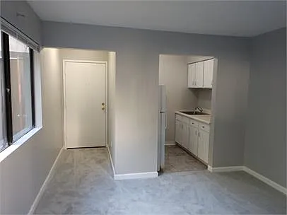 100 Laurel Pl #14 — Photo 2