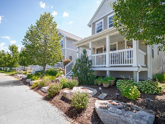 3rd image of 635 Beachwood Path