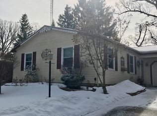 8607 Coral Rd, Wonder Lake, IL 60097