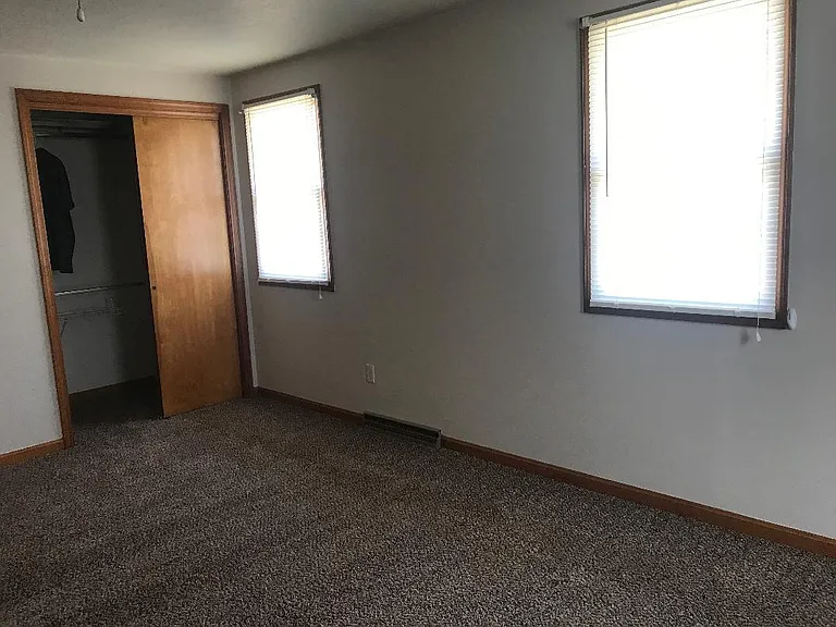 323 Hall Ave — Photo 17
