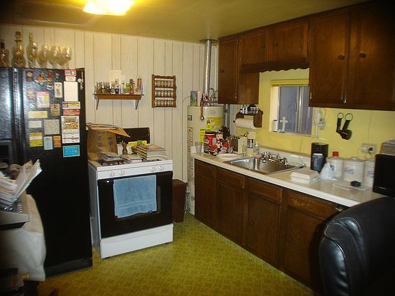 4th image of 2816 Holly Dr
