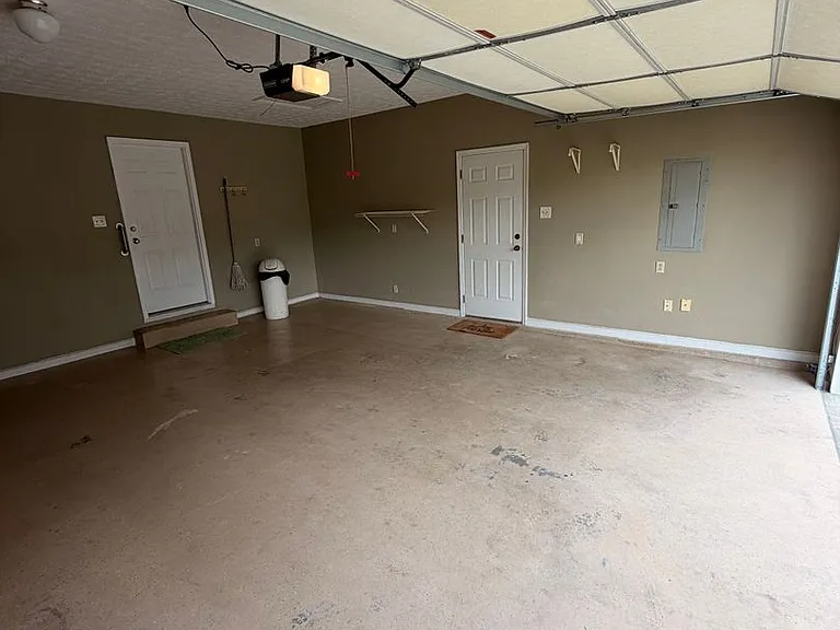 711 Marlin Ln — Photo 4