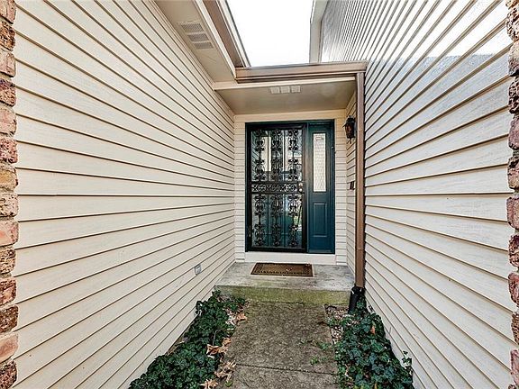 3rd image of 1007 Stratford Hall