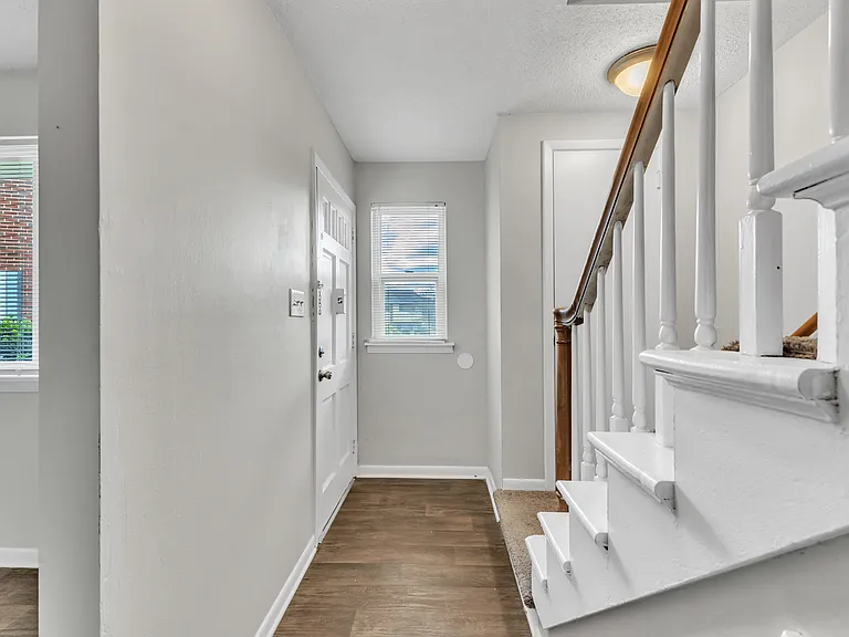 2376 Champion Ct — Photo 6