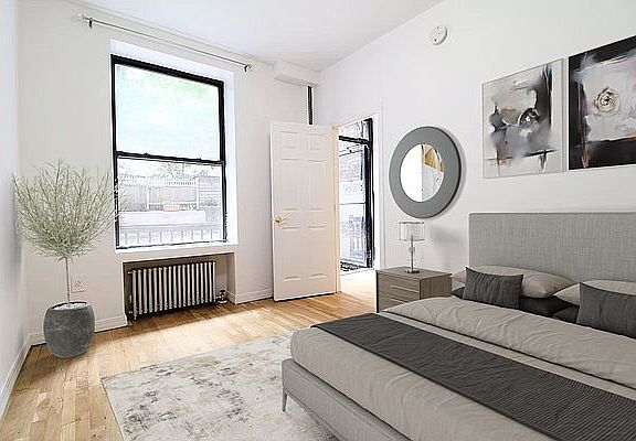 2nd image of 47 W 86th St