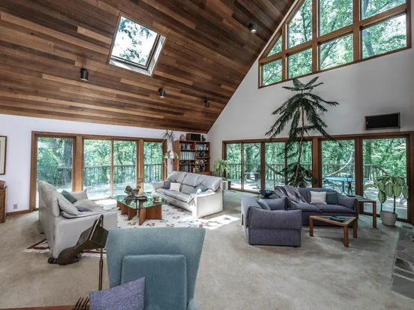 750 Mohican Ln, Mendota Heights, MN 55120