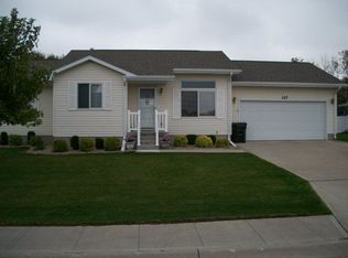 127 Redwood Rd, Grand Island, NE 68803