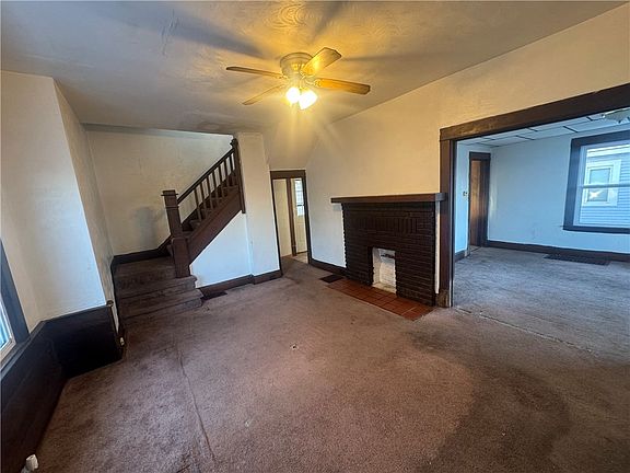 4th image of 637 Memorial Dr