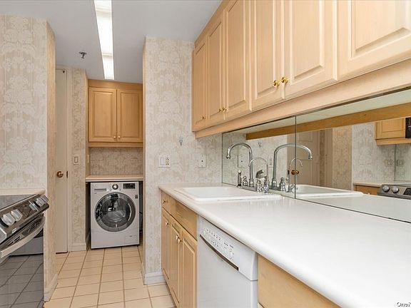 5th image of 111 Cherry Valley Ave
