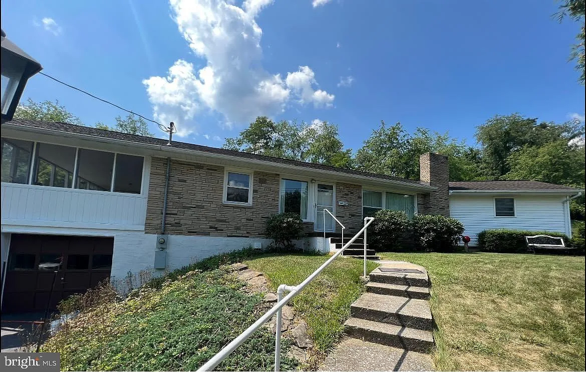 329 D St photo 1