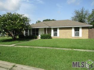 8411 Cody Dr, Baton Rouge, LA 70811