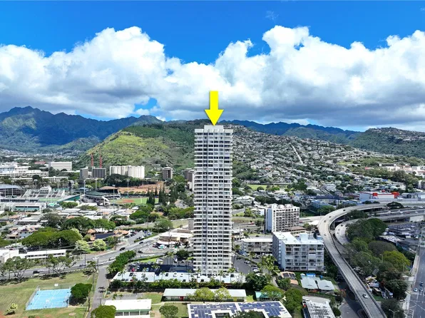 2825 S King St APT 201, Honolulu, HI 96826