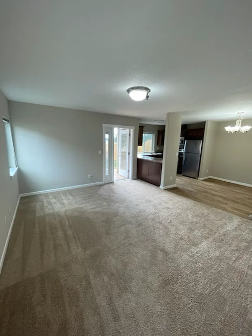 3Bed 2.5 bath in Sublimity OR — Photo 3